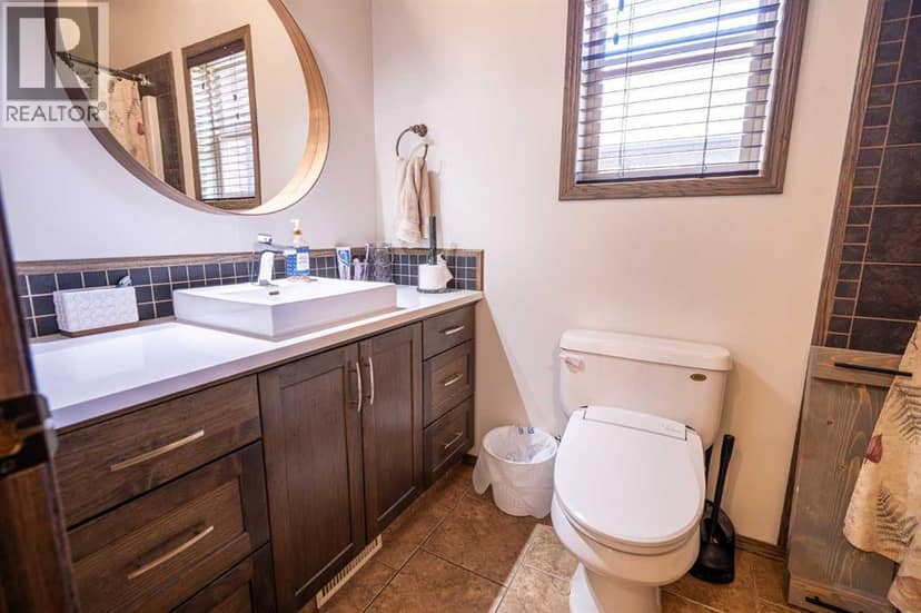 7402 61 Street — photo 32 of 40