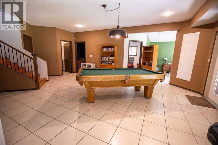 7402 61 Street — photo 35 of 40