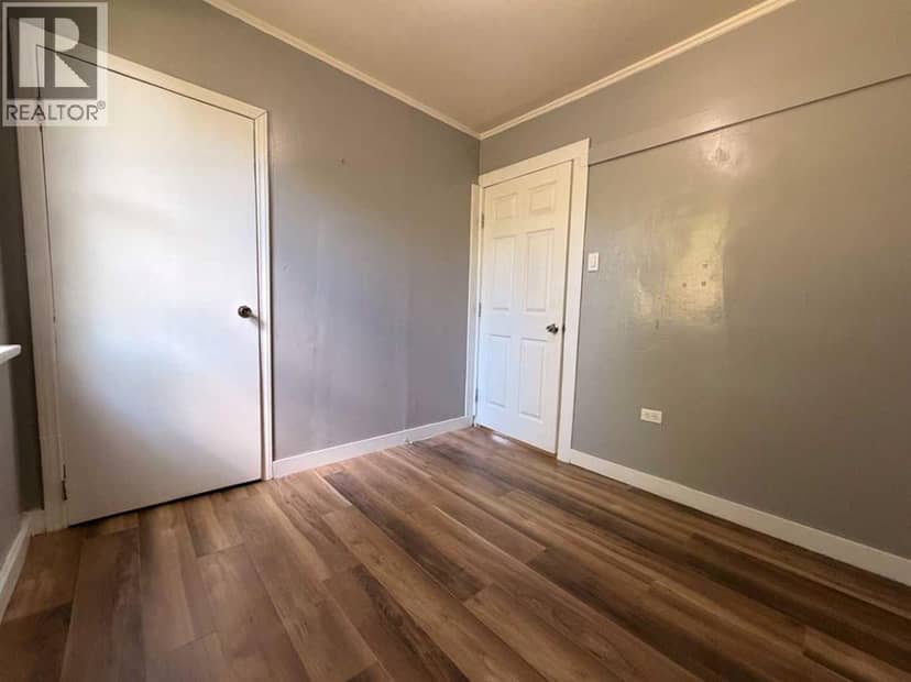 737 6 Avenue — photo 10 of 21