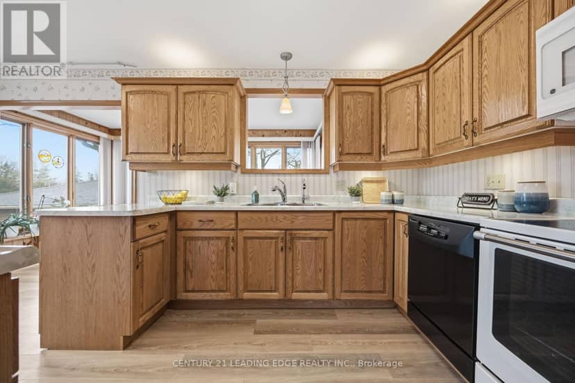 72 Beaver Ridge Drive — photo 24 of 40