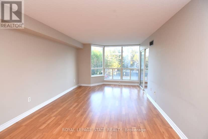 215 - 175 Cedar Avenue, Richmond Hill, photo 6