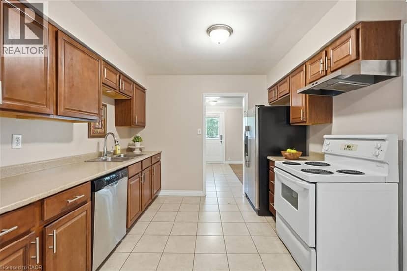 8 EMMING Court — photo 13 of 40