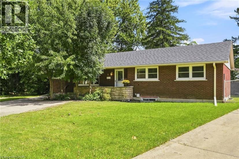8 EMMING Court — photo 2 of 40