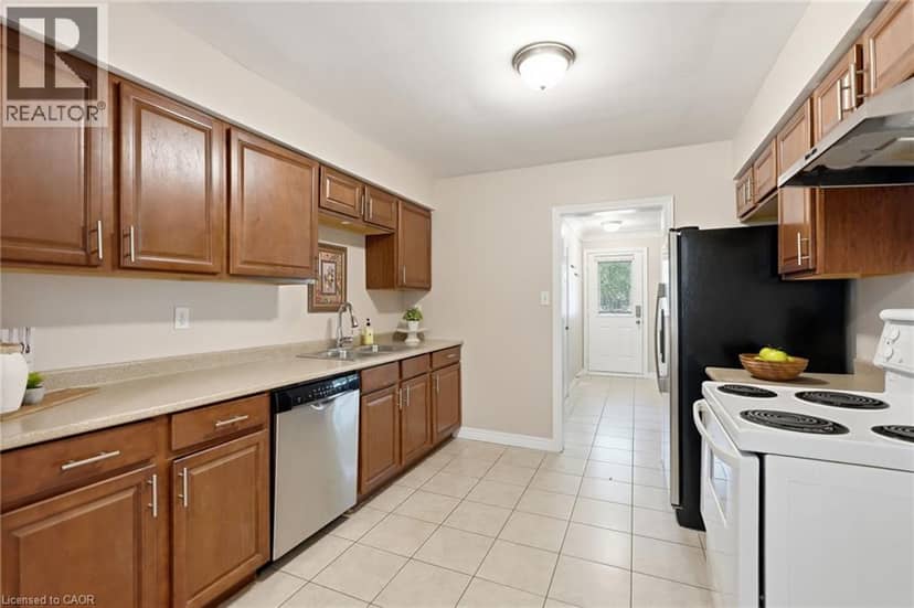 8 EMMING Court — photo 13 of 40