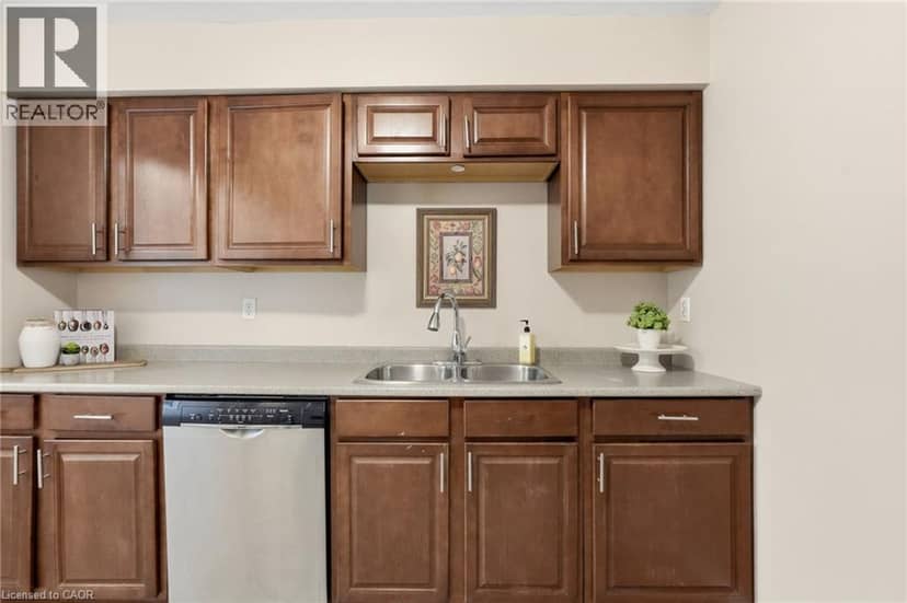 8 EMMING Court — photo 12 of 40