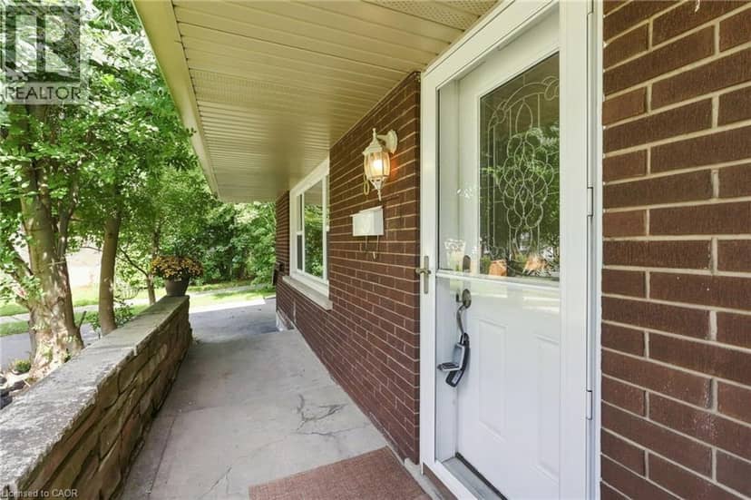 8 EMMING Court, Hamilton, photo 4
