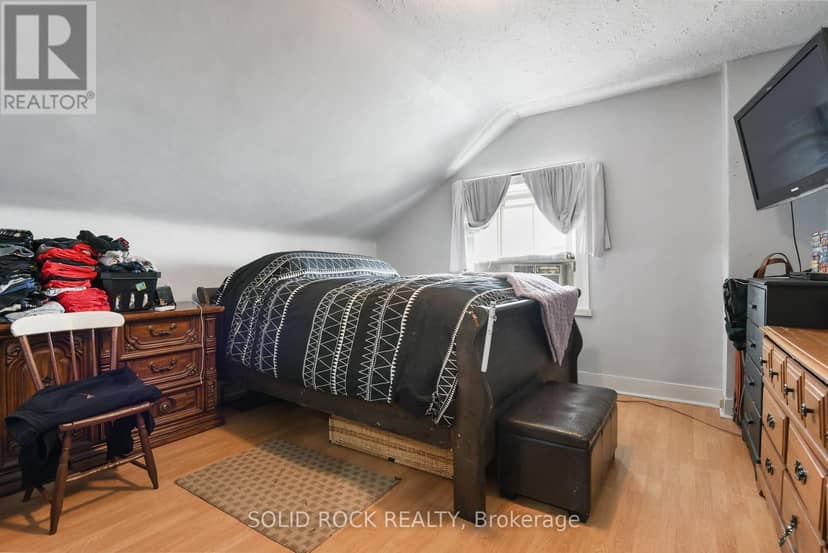 28 Wilson Street W — photo 14 of 27