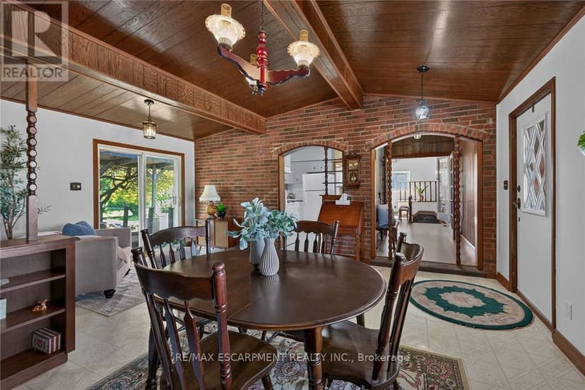 6176 Rainham Road — photo 12 of 40