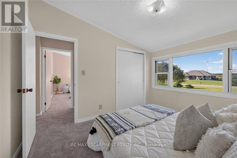 6176 Rainham Road — photo 25 of 40