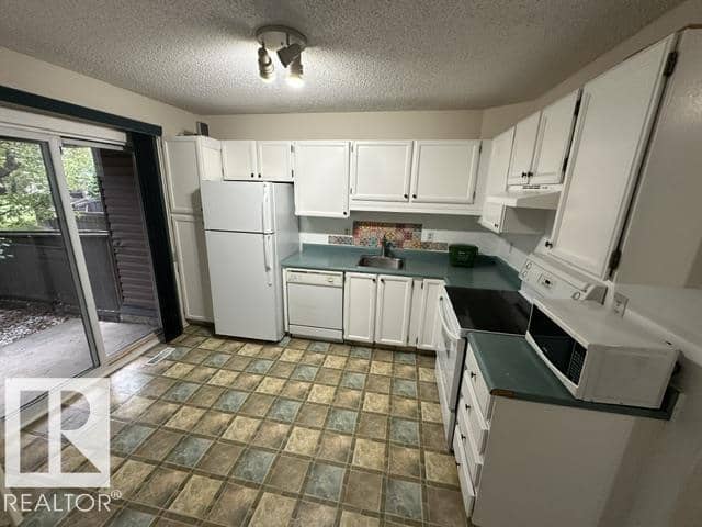 18020 96 AV NW, Edmonton, photo 7