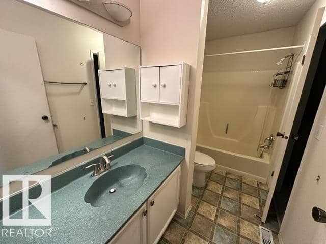 18020 96 AV NW — photo 37 of 40