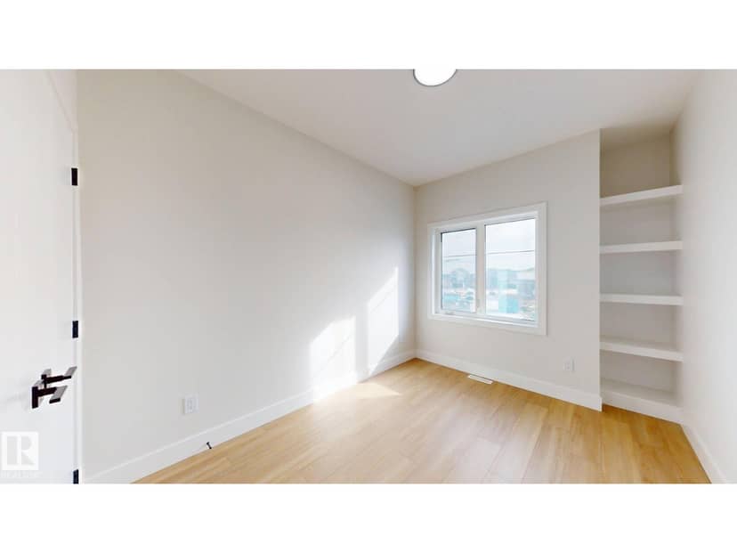 4608 17 AV SW — photo 30 of 31