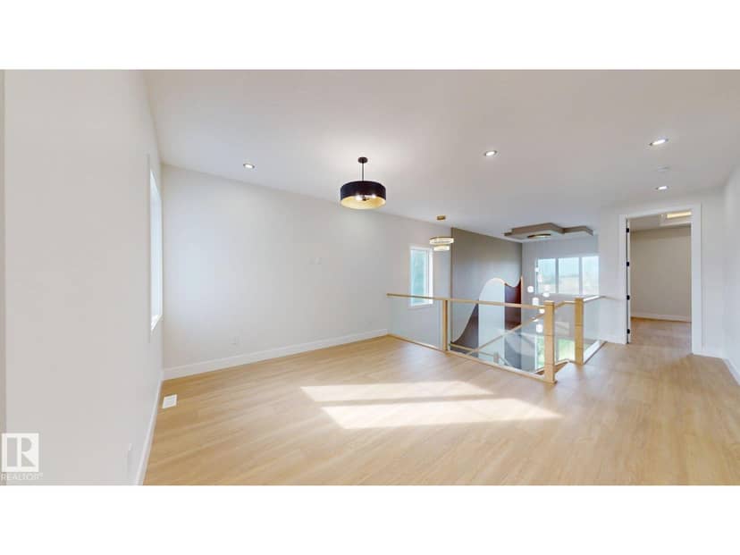 4608 17 AV SW — photo 19 of 31