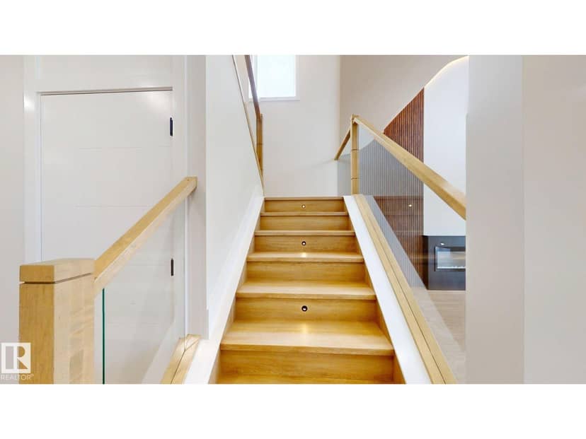 4608 17 AV SW — photo 15 of 31