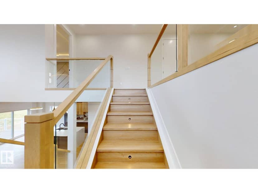 4608 17 AV SW — photo 16 of 31