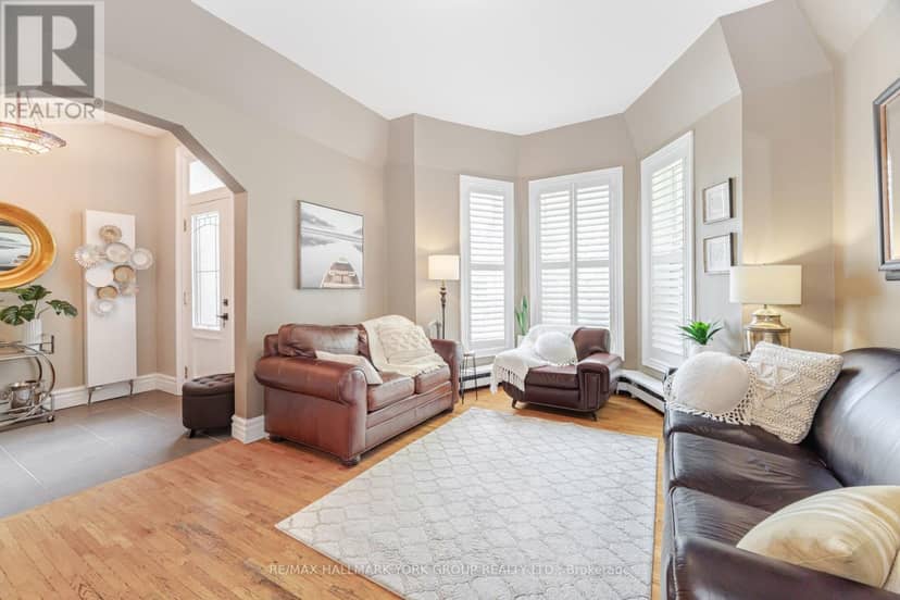 390 Main Street, King, photo 7