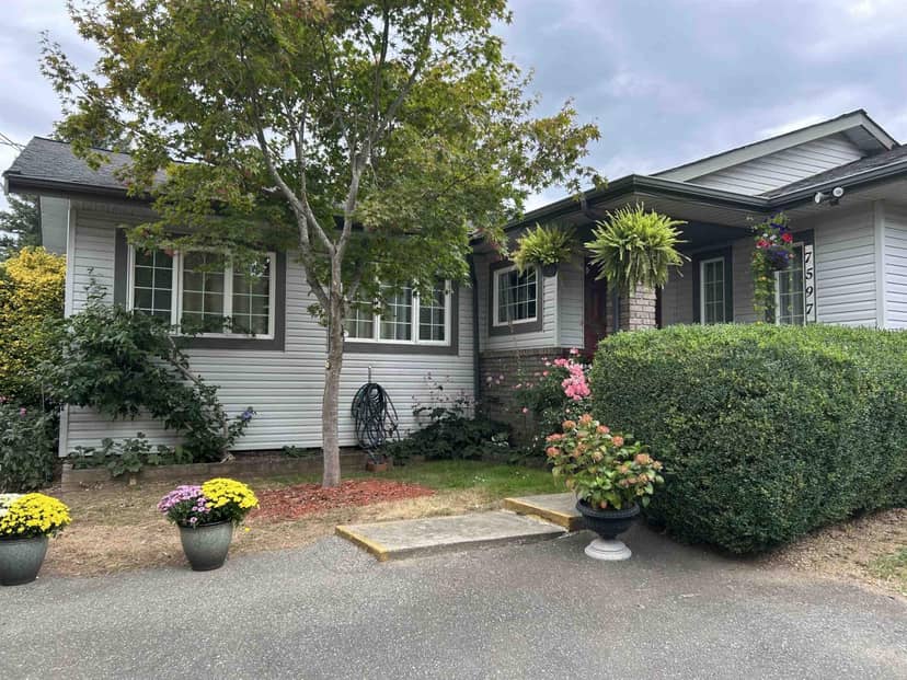 7597 WREN STREET, Mission, photo 2