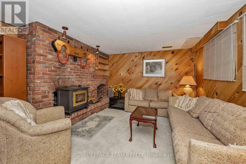 1174 Bonnie Crescent — photo 37 of 40