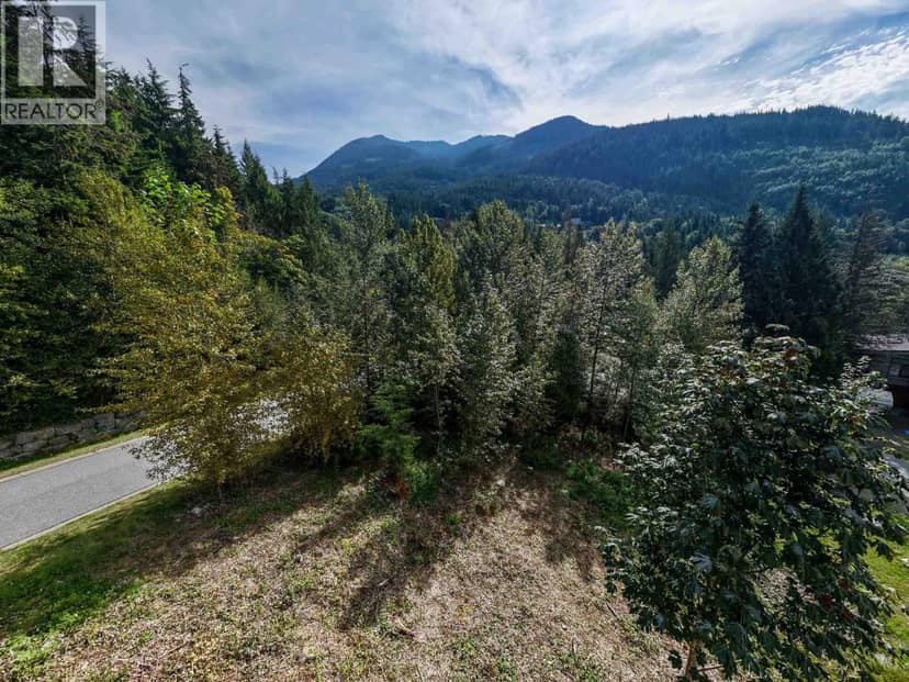 936 THISTLE PLACE, Britannia Beach, photo 4
