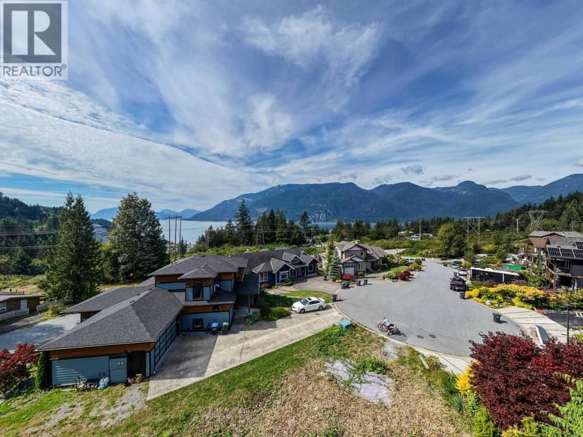 936 THISTLE PLACE, Britannia Beach, photo 5