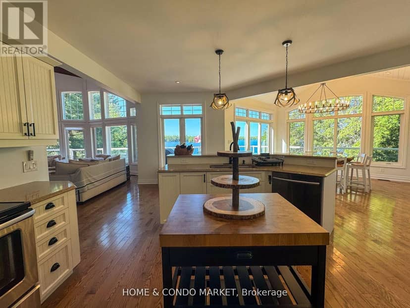 14 Charles Avenue — photo 11 of 40