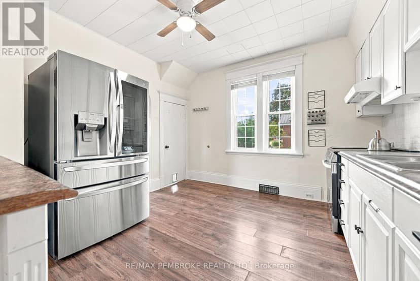296 First Avenue N — photo 17 of 40