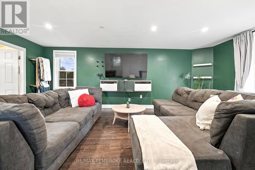 296 First Avenue N — photo 18 of 40