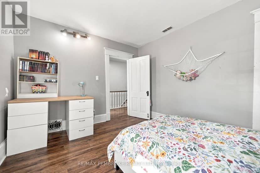 296 First Avenue N — photo 27 of 40