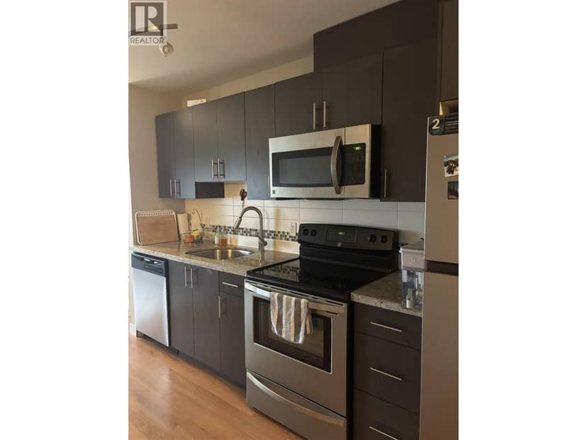 305 7738 Edmonds Street, Burnaby, photo 3