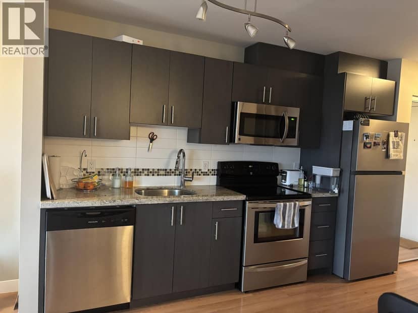305 7738 Edmonds Street, Burnaby, photo 2