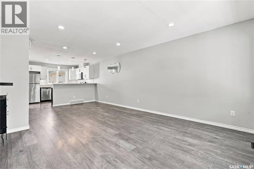 5540 Prefontaine AVENUE — photo 7 of 40