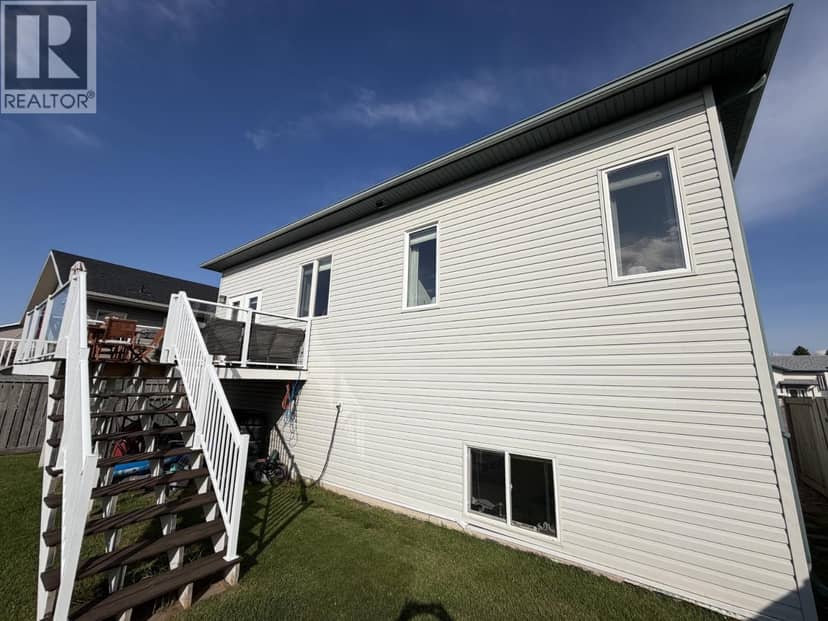 11328 97 STREET, Fort St. John, photo 3