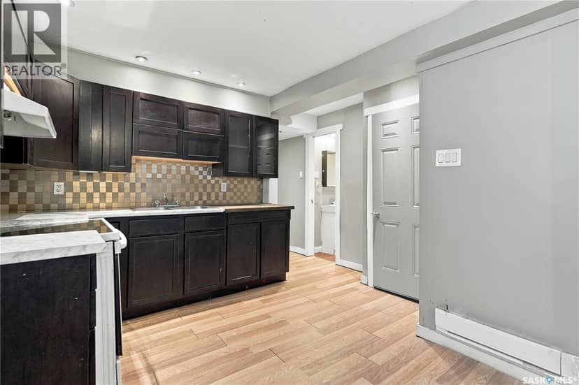 916 Athol STREET — photo 15 of 27