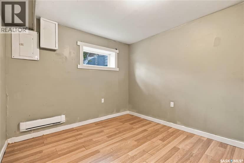 916 Athol STREET — photo 23 of 27