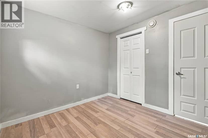 916 Athol STREET — photo 24 of 27