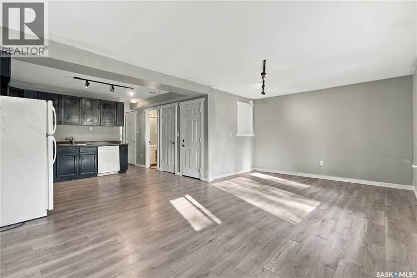 916 Athol STREET — photo 7 of 27