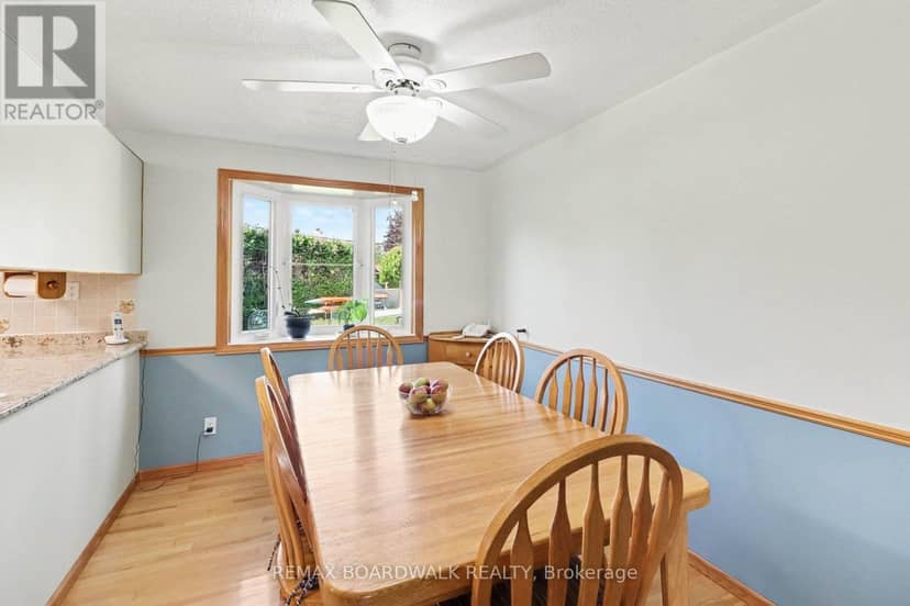 389 Hatfield Crescent — photo 12 of 40