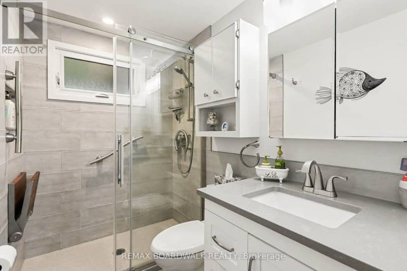 389 Hatfield Crescent — photo 18 of 40