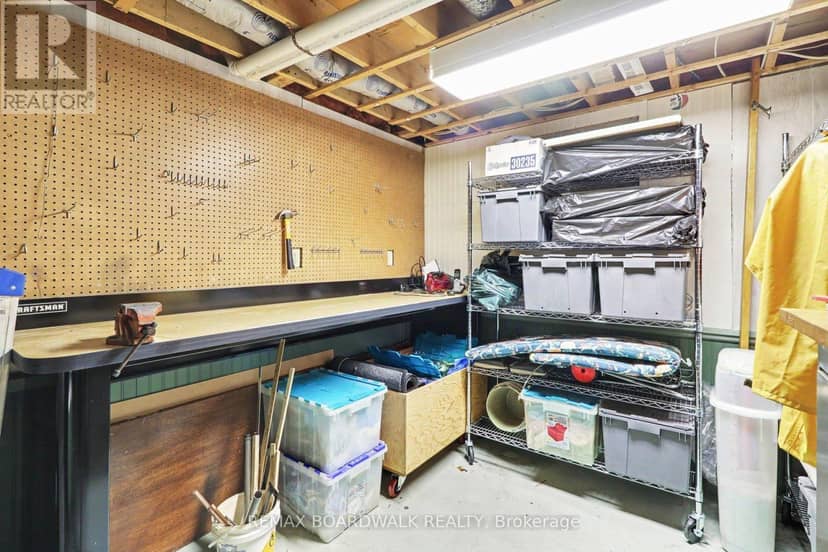 389 Hatfield Crescent — photo 31 of 40