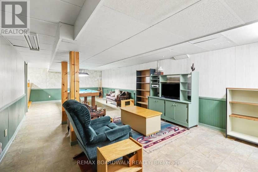 389 Hatfield Crescent — photo 36 of 40