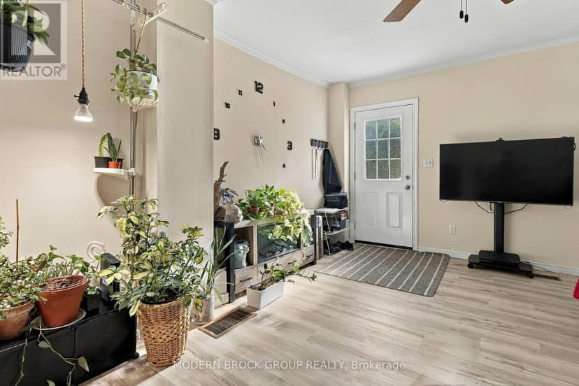 7 Elm Street — photo 4 of 24