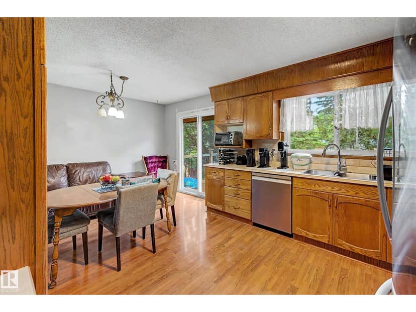 23 Montcalm Cr — photo 15 of 40