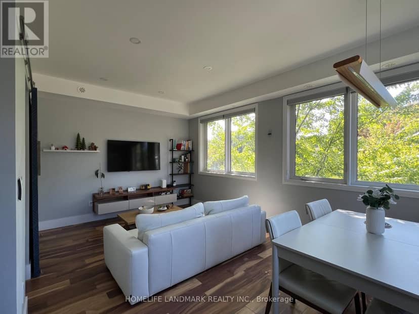 TH03 - 780 Sheppard Avenue E, Toronto, photo 2