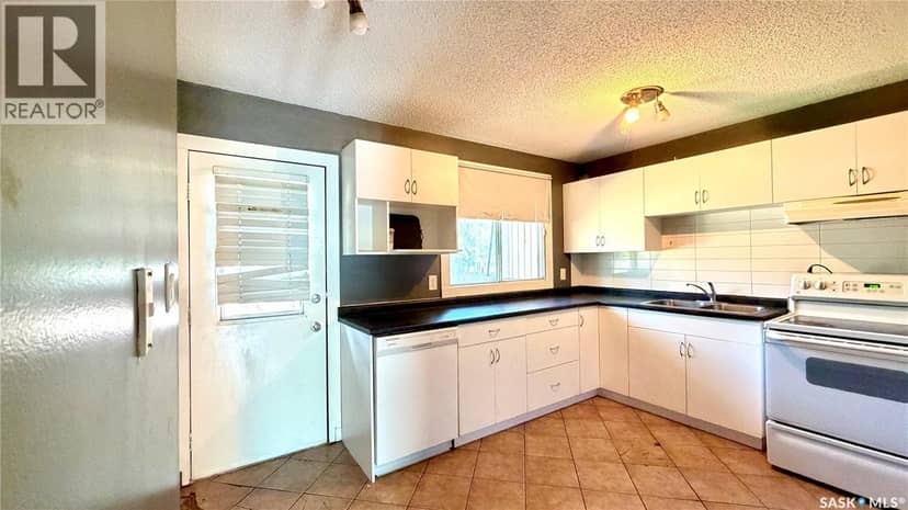 128 1128 McKercher DRIVE — photo 11 of 40