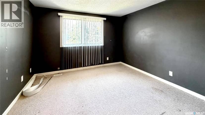 128 1128 McKercher DRIVE — photo 18 of 40