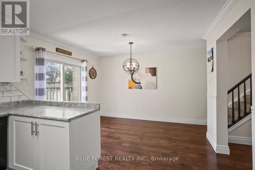 16 - 25 Erica Crescent — photo 17 of 40