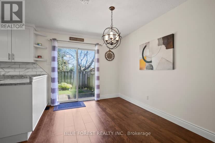 16 - 25 Erica Crescent — photo 18 of 40