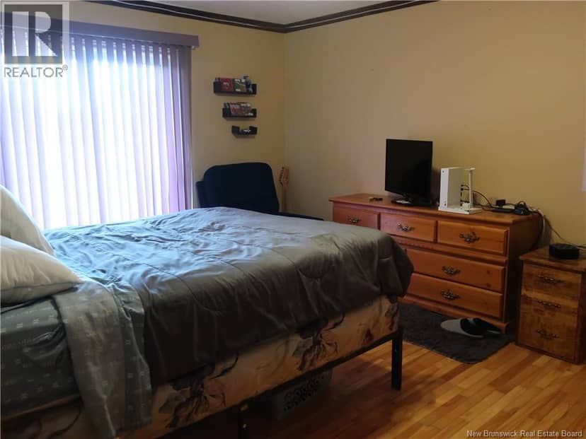 21 Burnside Road — photo 15 of 22