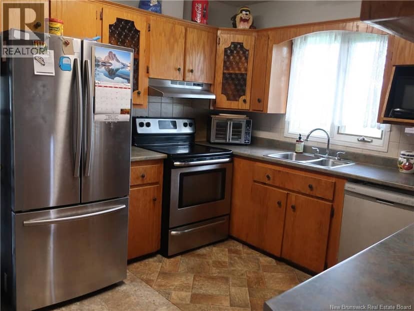 21 Burnside Road — photo 6 of 22
