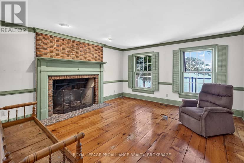 110 Lakeshore Boulevard — photo 13 of 40